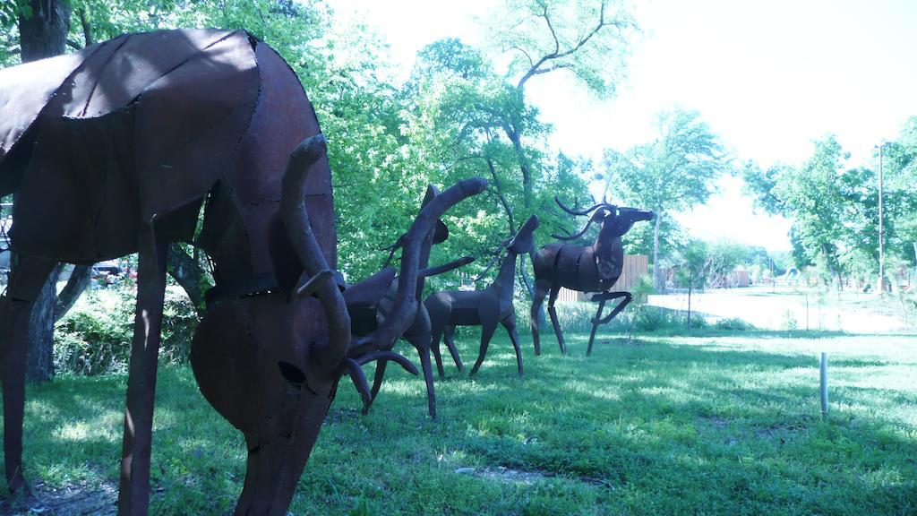Rustic Creek Ranch Resort At North Jellystone Park Burleson Luaran gambar